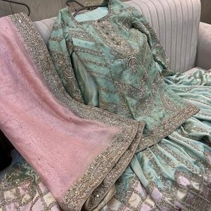 PAKISTANI/INDIAN PARTY ATTIRE